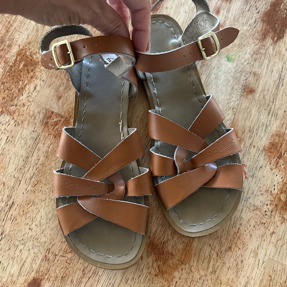 Brown Saltwater sandals size 6 (fit like women’s 7.5)